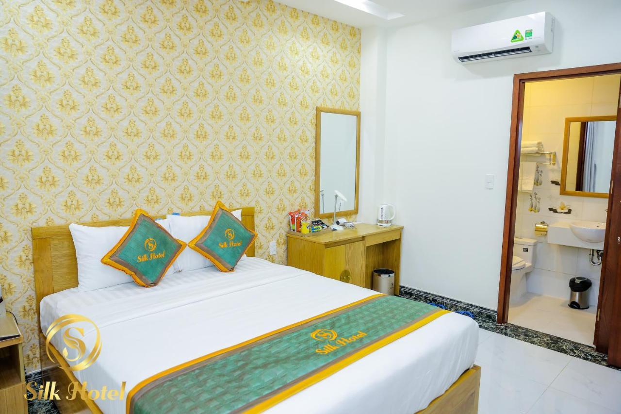 Silk Hotel Ho Chi Minh City Exterior photo